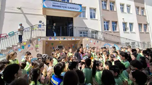 Çorumlu Öğretmene Böyle Veda Ettiler