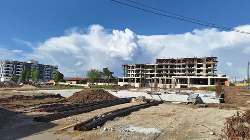 Motosikletçiler Plazası Yükseliyor