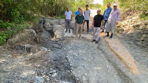 Sel Baskını Yolu Dağıttı