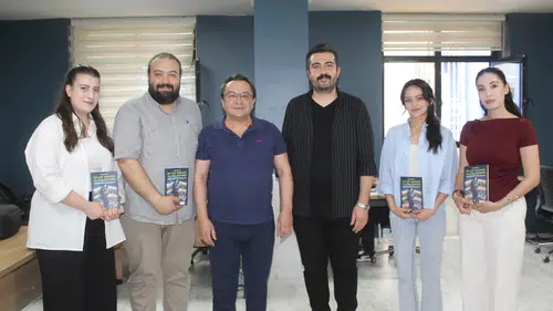 Ayhan Aykanat, Kitabını İmzaladı