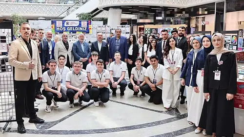 Geleceğin Teknoloji Yıldızları Eserlerini Görücüye Çıkardı