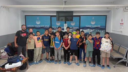 Çorumlu Öğrenciler Tosya’da Havuzda Serinledi