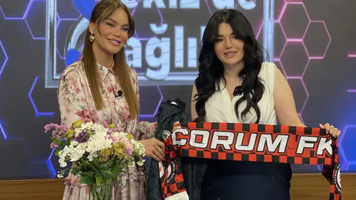 Özlem Çağlar’dan Anlamlı Hediye
