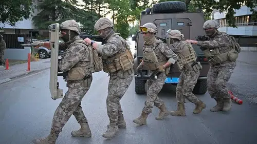 Siber Suç Operasyonu, 306 Şüpheli Yakalandı