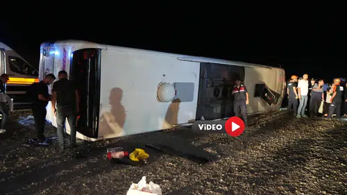 Yolcu Otobüsü Devrildi: Çok Sayıda Yaralı Var