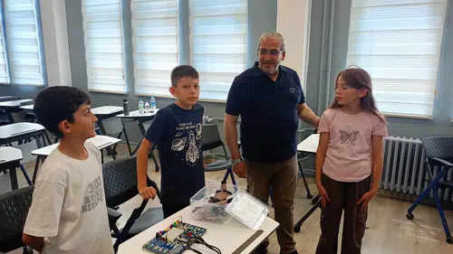 Geleceğin Mucitleri Teknoloji ve Kodlama Öğreniyor