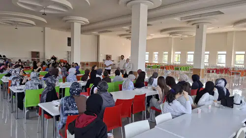 Çağlar, DYK Kurslarında Öğrencilerle Bir Araya Geldi