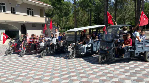 Elektrikli Araçlarla Yaz Kur'an Kursu İçin Konvoy Düzenlendi
