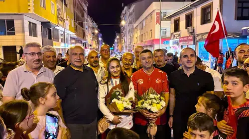 Dünya Şampiyonu Çorum’da Coşkuyla Karşılandı