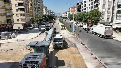 Cadde Trafiğe Kapanıyor