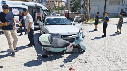 Otomobille Motosiklet Çarpıştı: 1 Yaralı