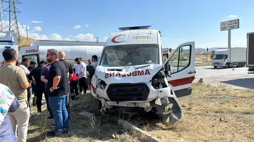 Ambulans ile Cip Çarpıştı