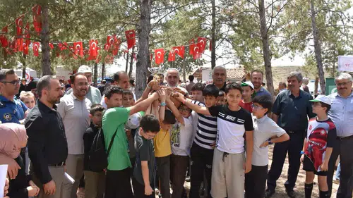 İskilip’te Çocukların Mezuniyet Coşkusu
