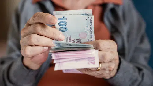 Memur ve Emeklinin Maaş Zammında Yeni Rakam
