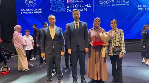 Şiir Yarışmasında Türkiye Birincisi Oldu