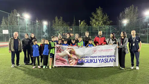 Parkta Buluşup Sağlıklı Yaşam İçin Egzersiz Yaptılar
