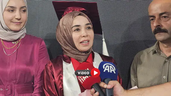 44 Yaşında Birincilikle Mezun Oldu