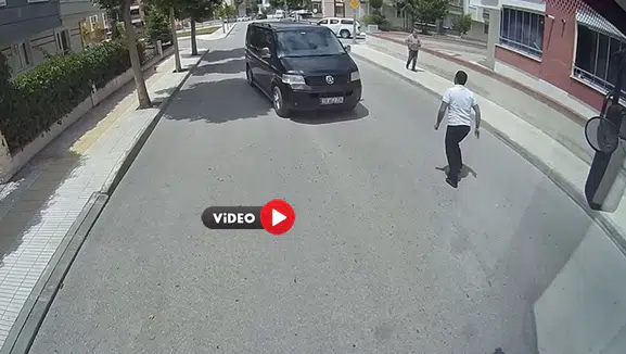 Otobüs Şoförü Dikkatiyle Kazayı Önledi