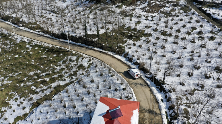 Ordu'nun zorlu yollarında ambulans sirenini kadın paramedikler çalıyor