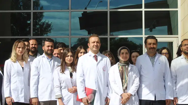 ‘Beyaz Önlük, Eczacının Kimliğidir’
