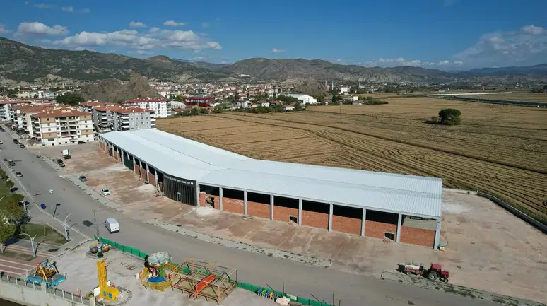 Osmancık'ta Perşembe Pazarının Etrafı Kapatılıyor