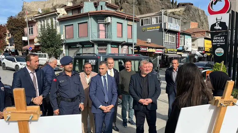 Başkan Gelgör, ‘Sarı Mehmet' Sergisini Gezdi
