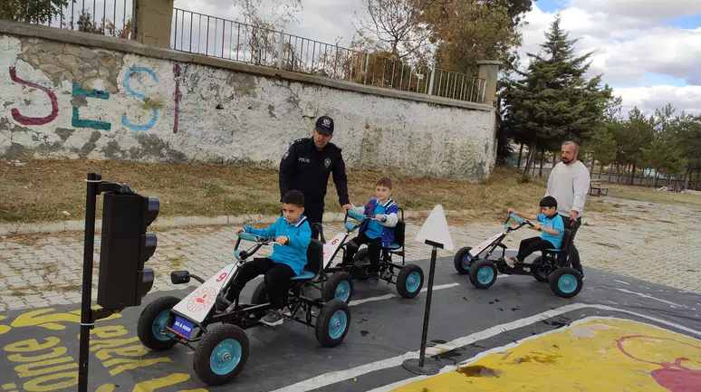 400 Öğrenciye Trafik Dersi Verildi