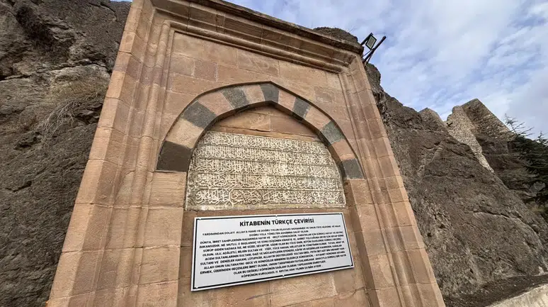 Koyunbaba’nın Kitabesi Yenilendi