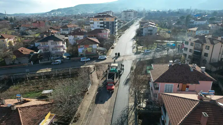 Osmancık’ta Yerli Üretim Asfaltla Yollar Yenileniyor