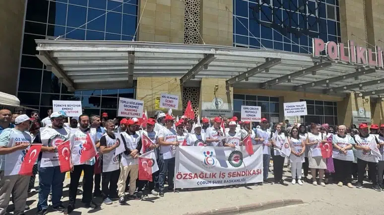 Sağlık İşçilerinden Zam Teklifine Protesto