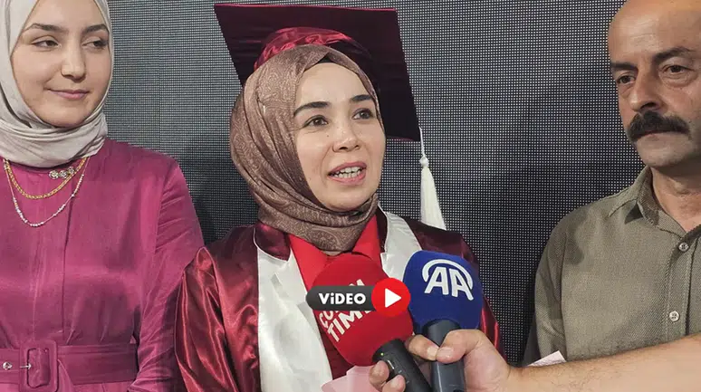 44 Yaşında Birincilikle Mezun Oldu