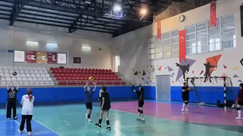 Ücretsiz Voleybol Antrenmanları Sürüyor