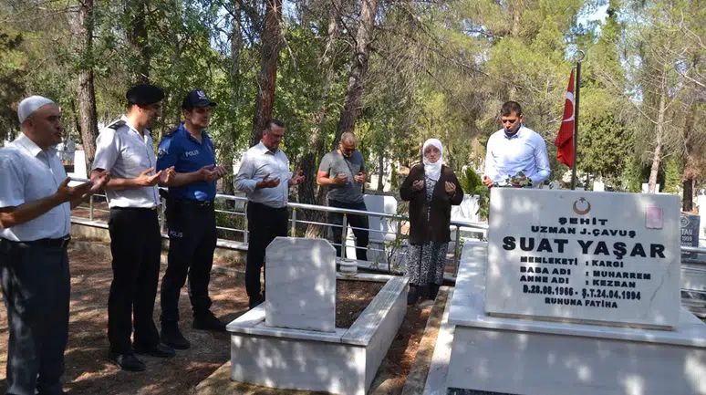 Kargı Protokolünden Şehitlik Ziyareti