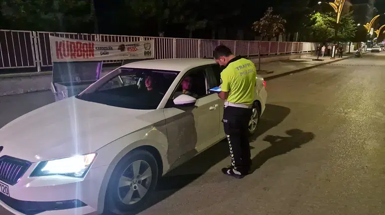 Kurala Uymayan Sürücülere Yağdı