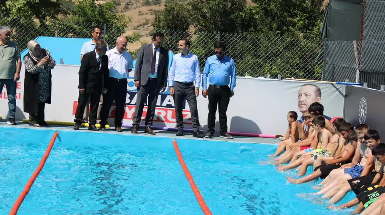 Uğurludağ’da Portatif Yüzme Havuzu Hizmete Açıldı
