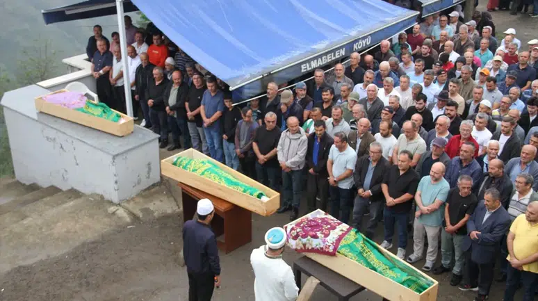 Giresun'da otomobilin uçuruma yuvarlandığı kazada ölen 3 kişinin cenazeleri defnedildi