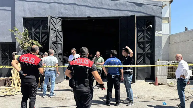 Atık Yağ Tankına Düşen Anne ile Oğlu Öldü