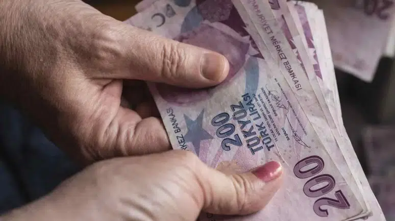 Promosyon yarışı kızıştı! Emekliye rekor ödemeler yapılacak