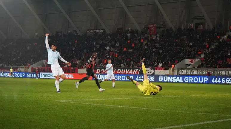 Thiam 4 Gol Attı Ama…