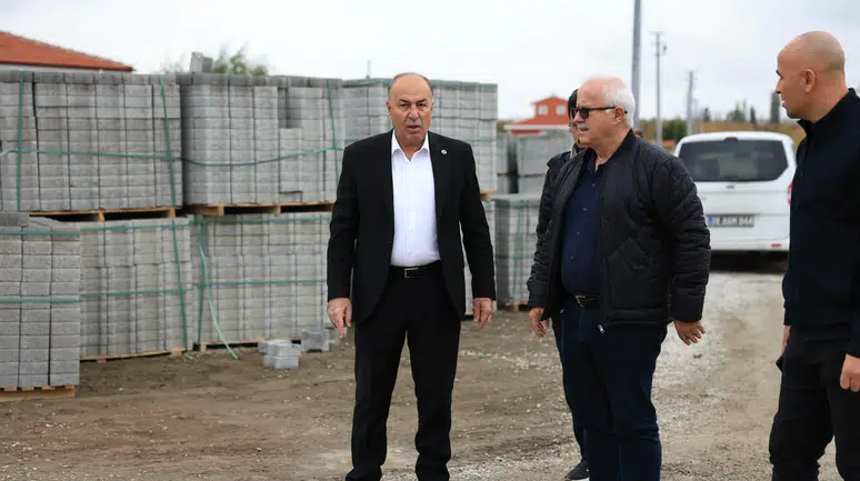 7 Bin 655 Metrekare Kilit Parke Taşı Döşeniyor
