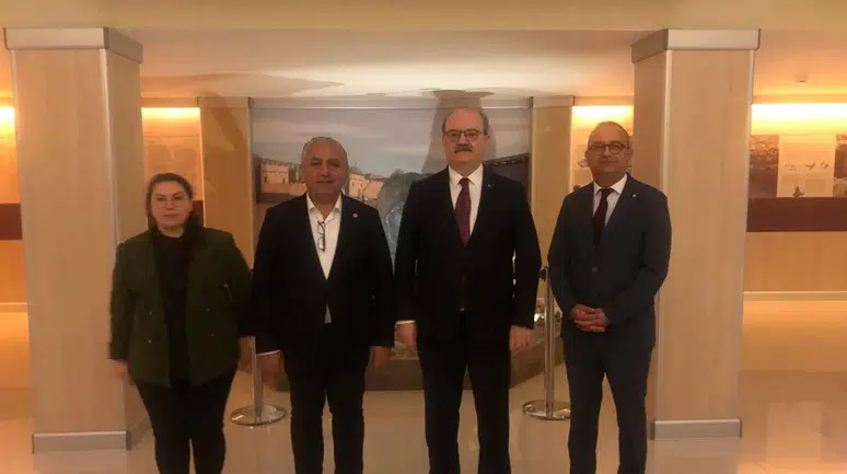 Tarihin Başkentinde Zirve