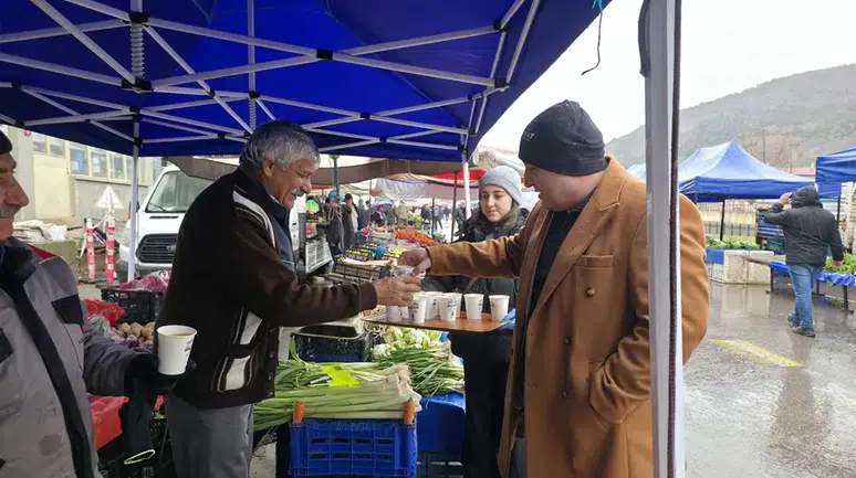 Pazar Alışverişine Sıcak Mola