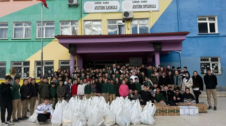 Minik Eller Bu Kez İhtiyaç Sahipleri İçin Çalıştı