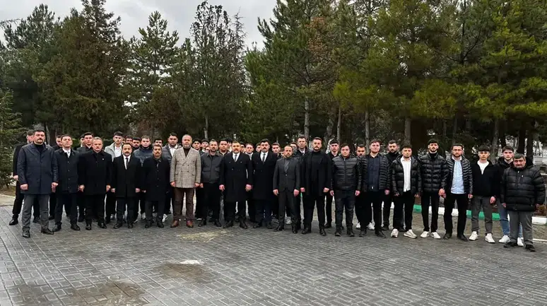 Kerep Sarı, Kabri Başında Anıldı