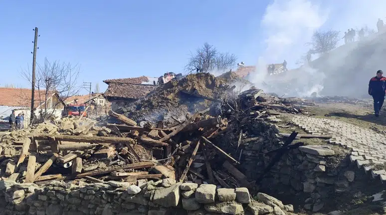 Yangının Ardından Yaralar Sarılıyor