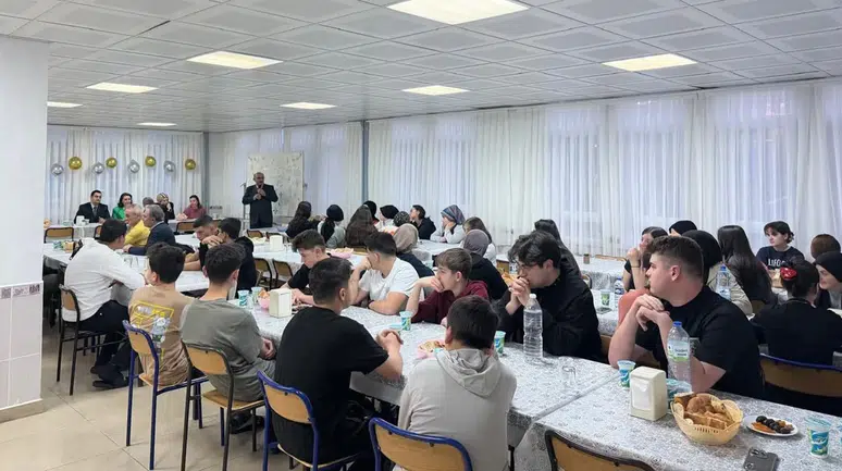 Kaymakamlar Öğrencilerle İftarda Buluştu