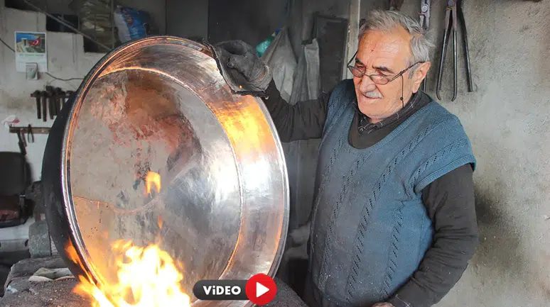 Çırak Bulamayan Usta 63 Yıllık Tezgahını Terk Etmiyor