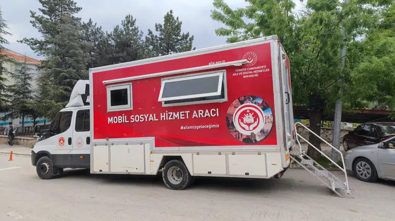 Sosyal Hizmet Aracı Vatandaşları Bilgilendirdi