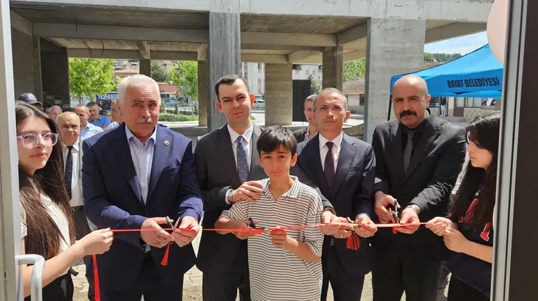 Bayat Halk Eğitimi Merkezi Yıl Sonu Sergisi Açıldı