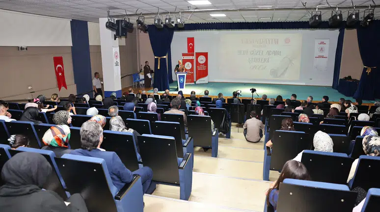 Çocuklardan Şiir Dolu Gece